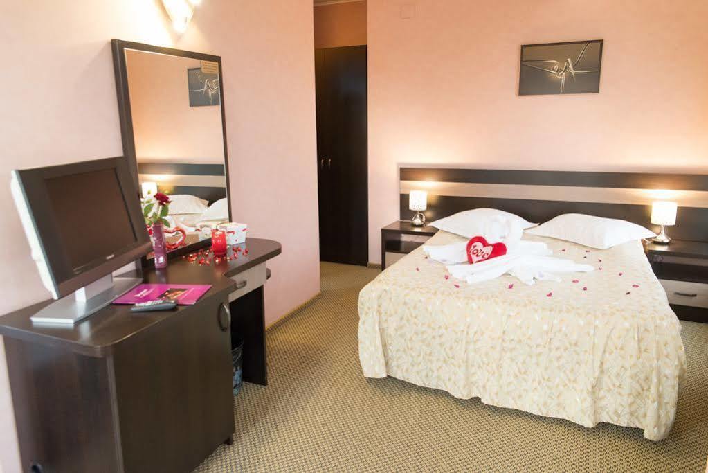 Indiana Hotel Iasi Eksteriør bilde