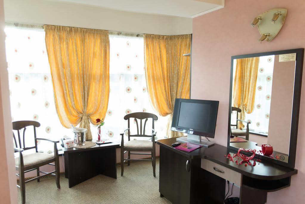 Indiana Hotel Iasi Eksteriør bilde