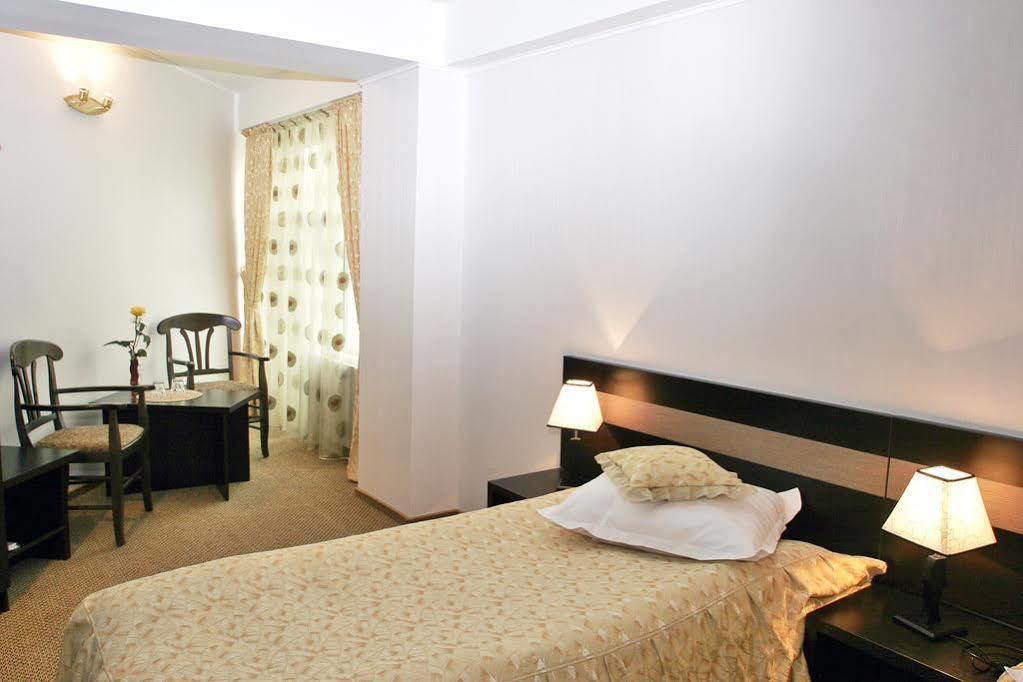 Indiana Hotel Iasi Eksteriør bilde