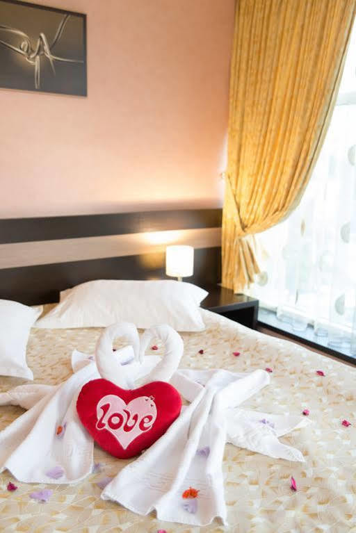 Indiana Hotel Iasi Eksteriør bilde