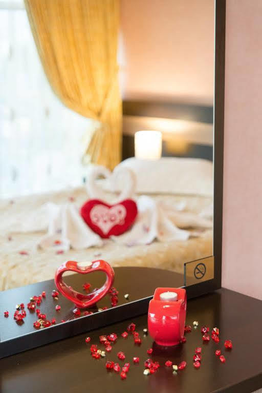Indiana Hotel Iasi Eksteriør bilde