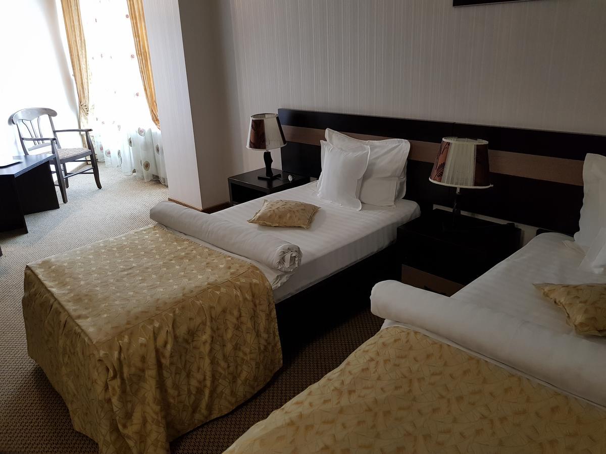 Indiana Hotel Iasi Eksteriør bilde
