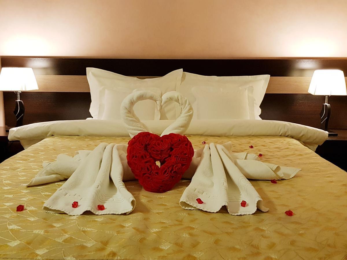 Indiana Hotel Iasi Eksteriør bilde