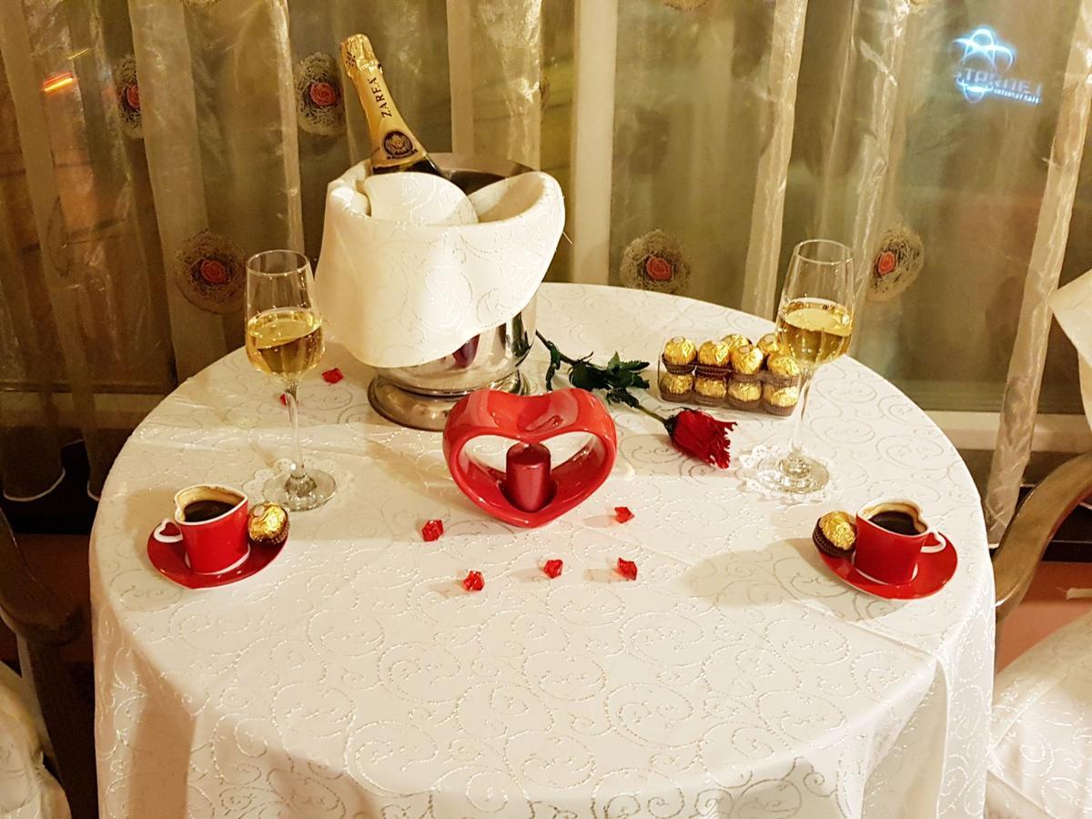 Indiana Hotel Iasi Eksteriør bilde