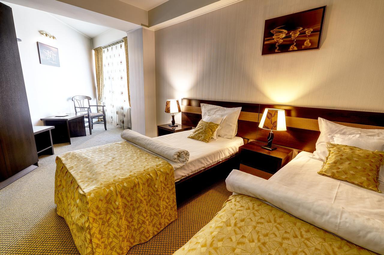 Indiana Hotel Iasi Eksteriør bilde